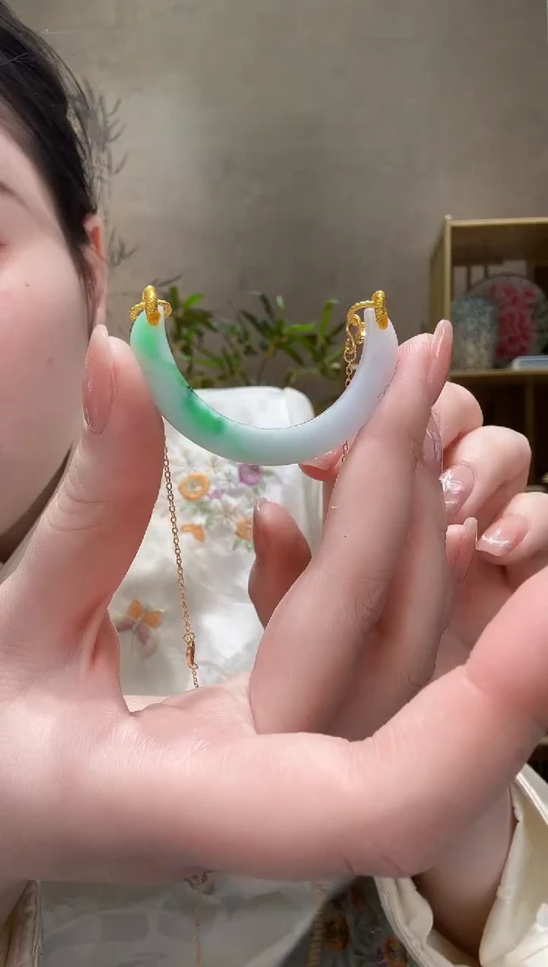 【闪购商品】翡翠颈饰未镶嵌吊坠
