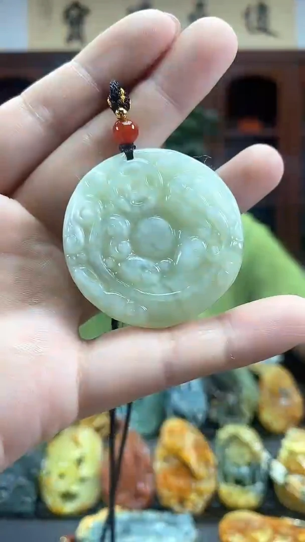 蛇纹石玉未镶嵌吊坠·