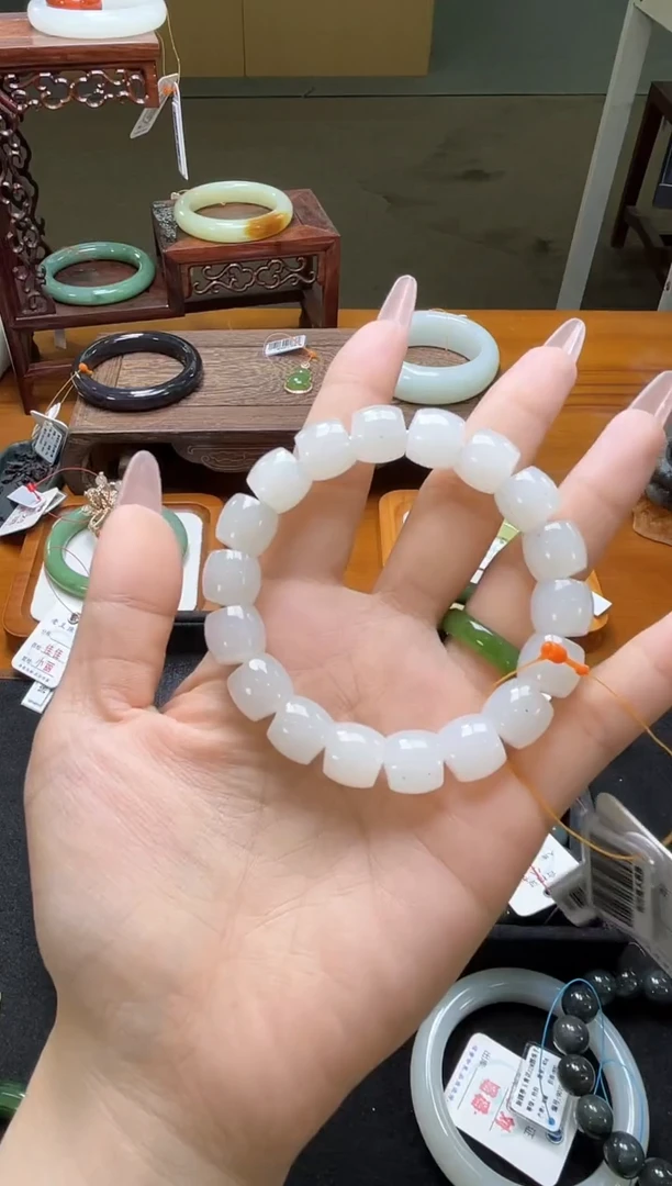 未镶嵌手串和田玉卡12新疆黑山 极限弧