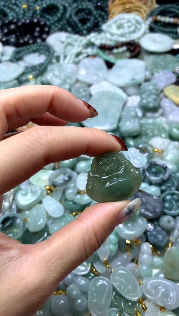 颈饰未镶嵌翡翠1