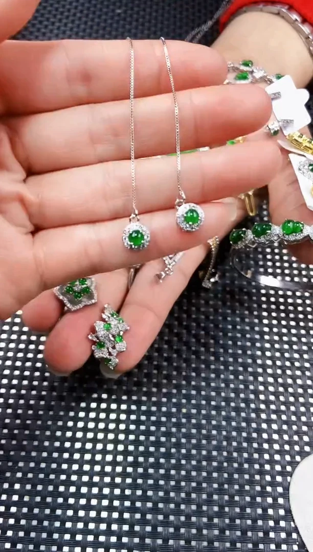 【闪购商品】翡翠耳饰未镶嵌111111111