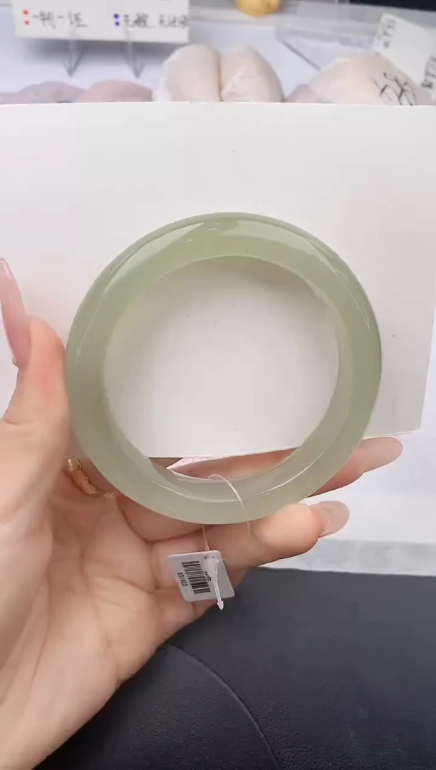 未镶嵌手镯石英质玉w190-DB58+