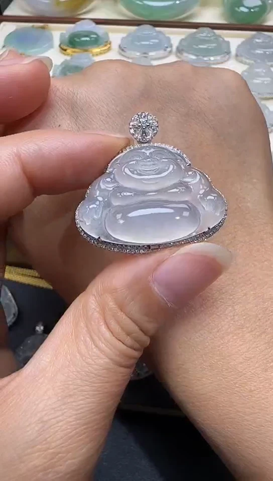 颈饰18K金镶嵌翡翠佛公