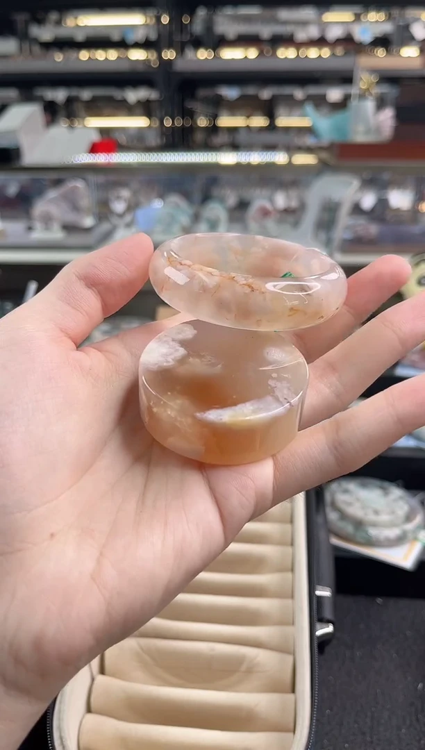 未镶嵌手镯石英质玉54圈口 （赠品镯心）3900000