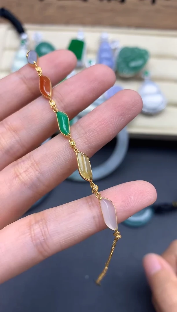 18K金镶嵌手链翡翠47-春日珠宝