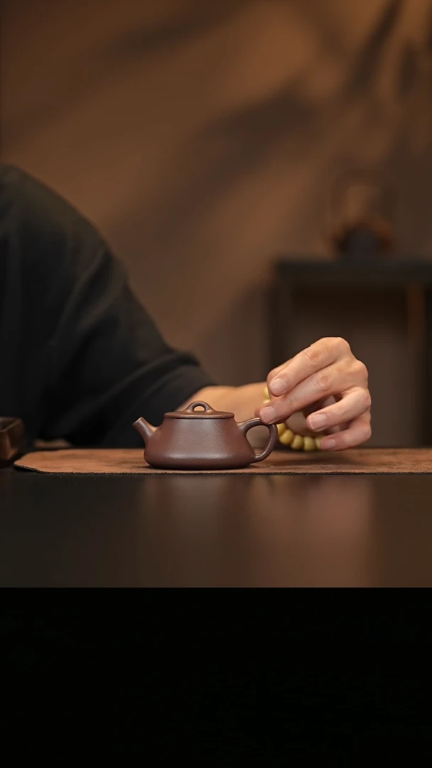 允禾斋 紫砂壶  紫泥 平盖