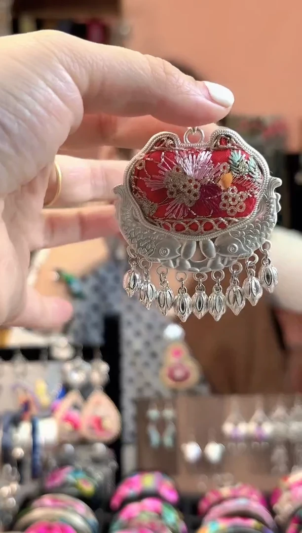 织绣艺枝独绣手工饰品297