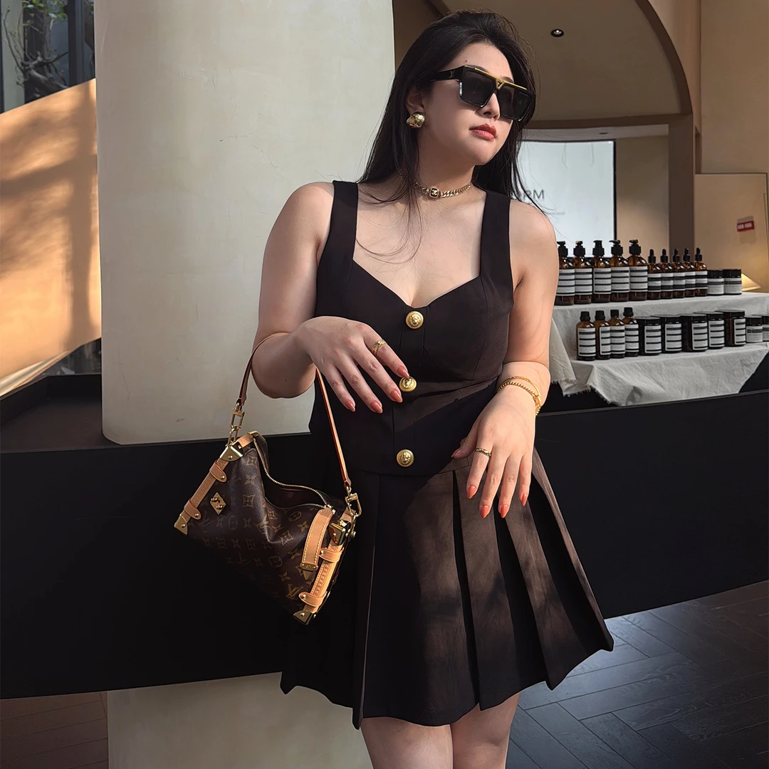 多肉宝贝百褶裙高腰显瘦显腿长西装半身裙2507B25062