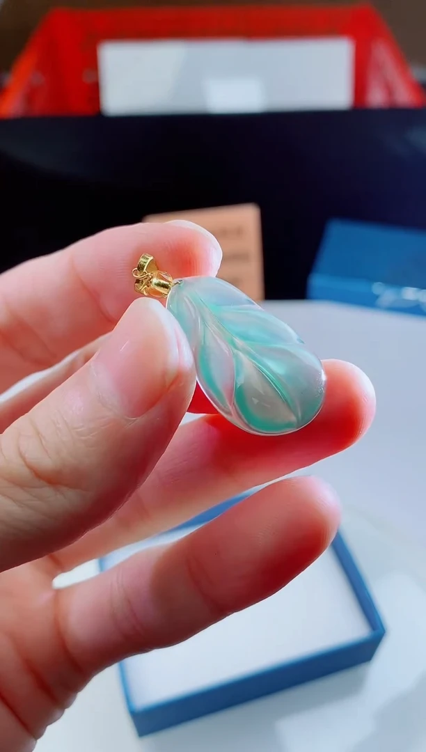 颈饰未镶嵌翡翠     ·