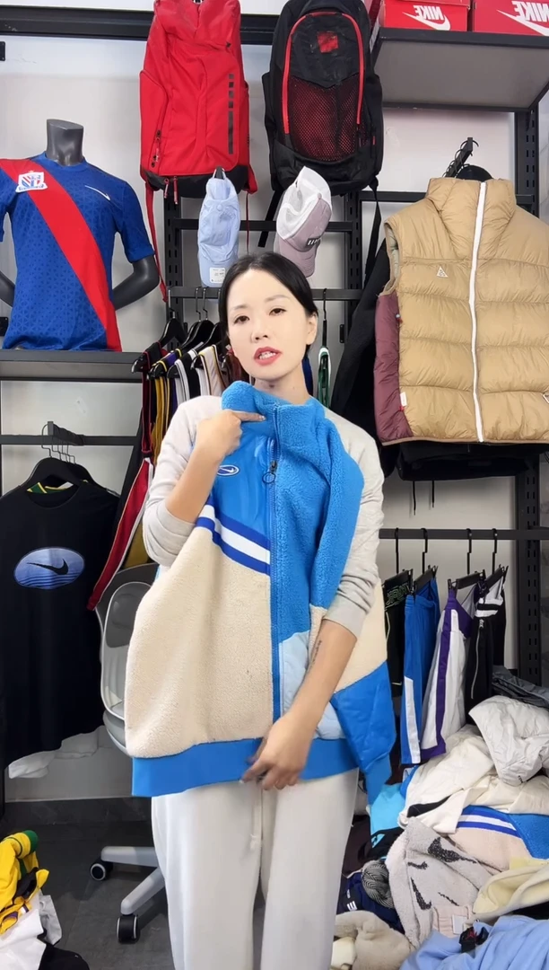 444编码 瑕疵款直播间过款为准 尺码160