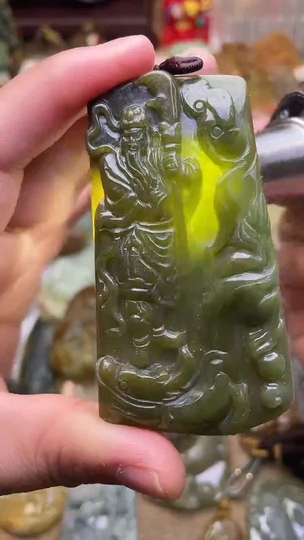 颈饰未镶嵌翡翠关公