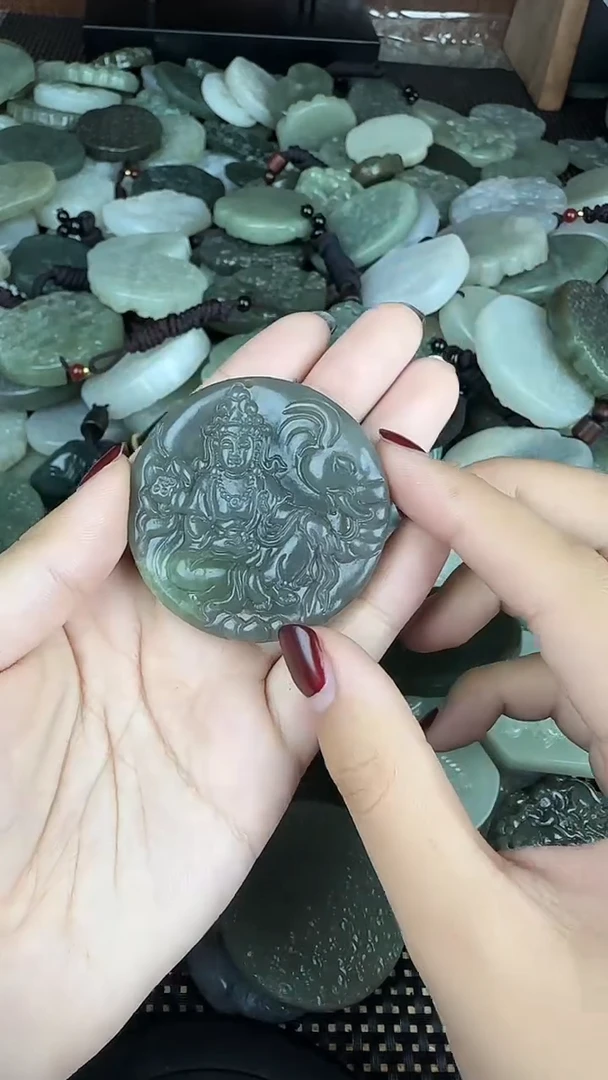 颈饰未镶嵌和田玉1