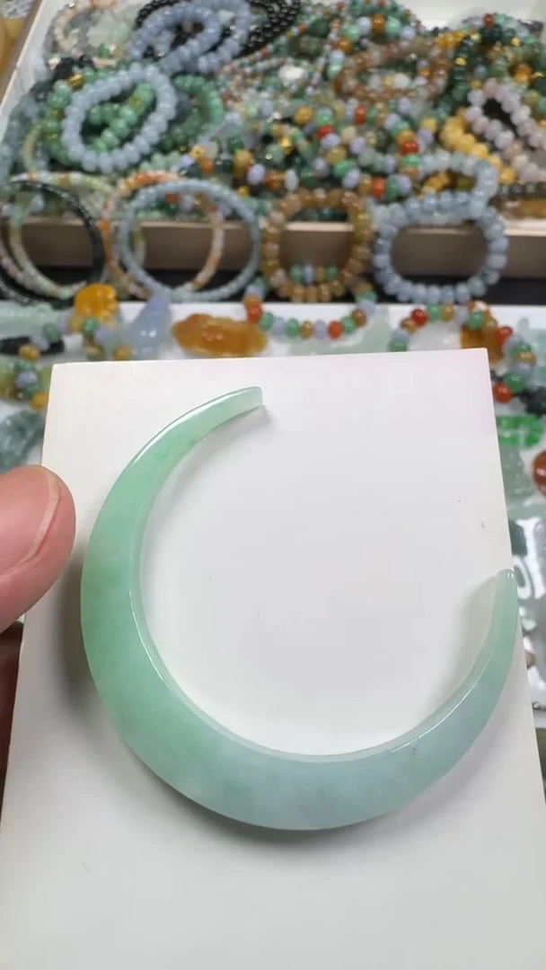 翡翠未镶嵌颈饰【闪购商品】 天然翡翠