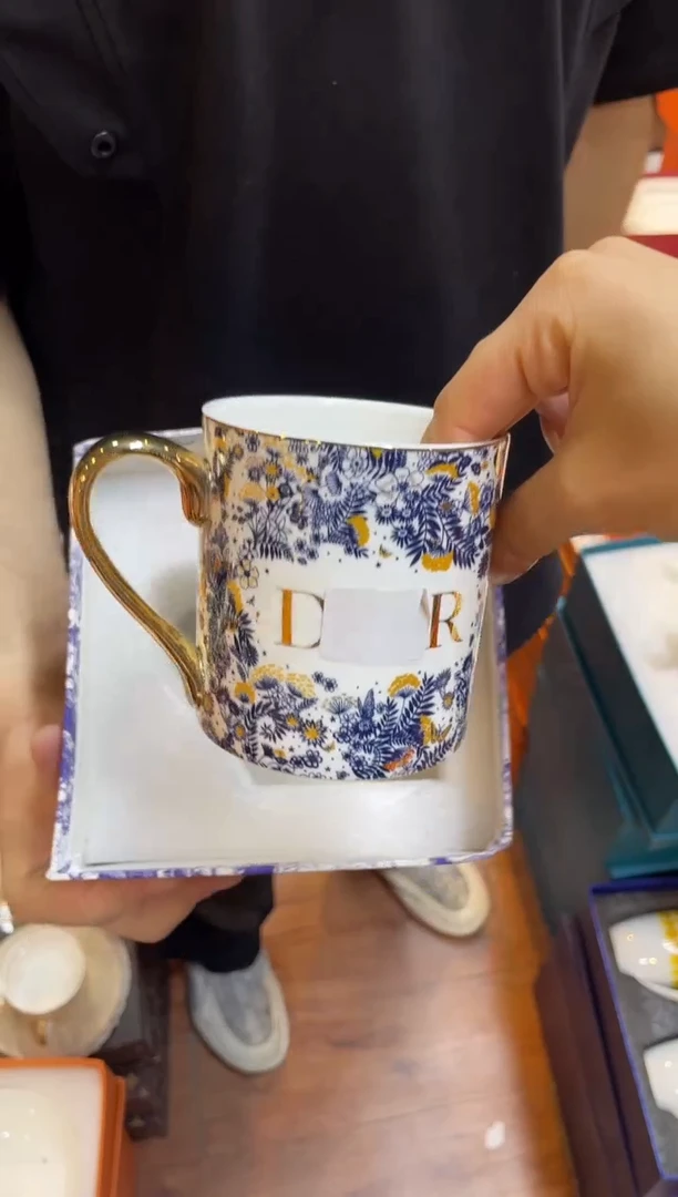 杯鸿辉家品牌瓷器，京东包邮！