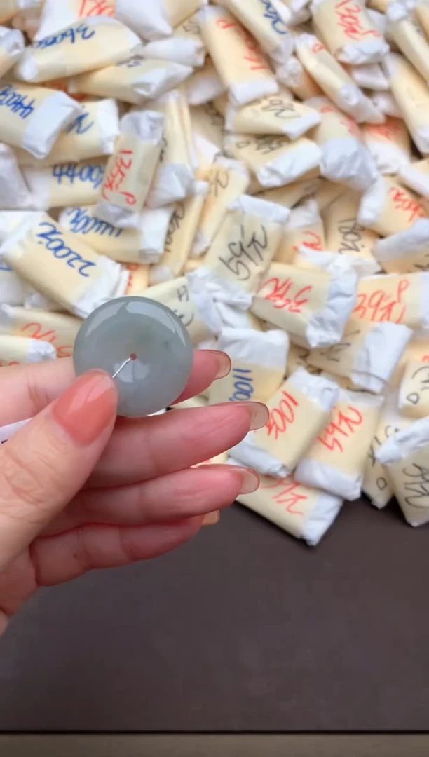 【闪购商品】翡翠挂件未镶嵌一