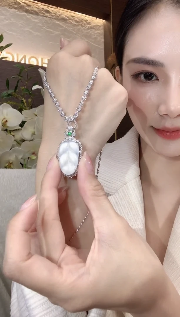 吊坠(不含链)18K金镶嵌翡翠C32