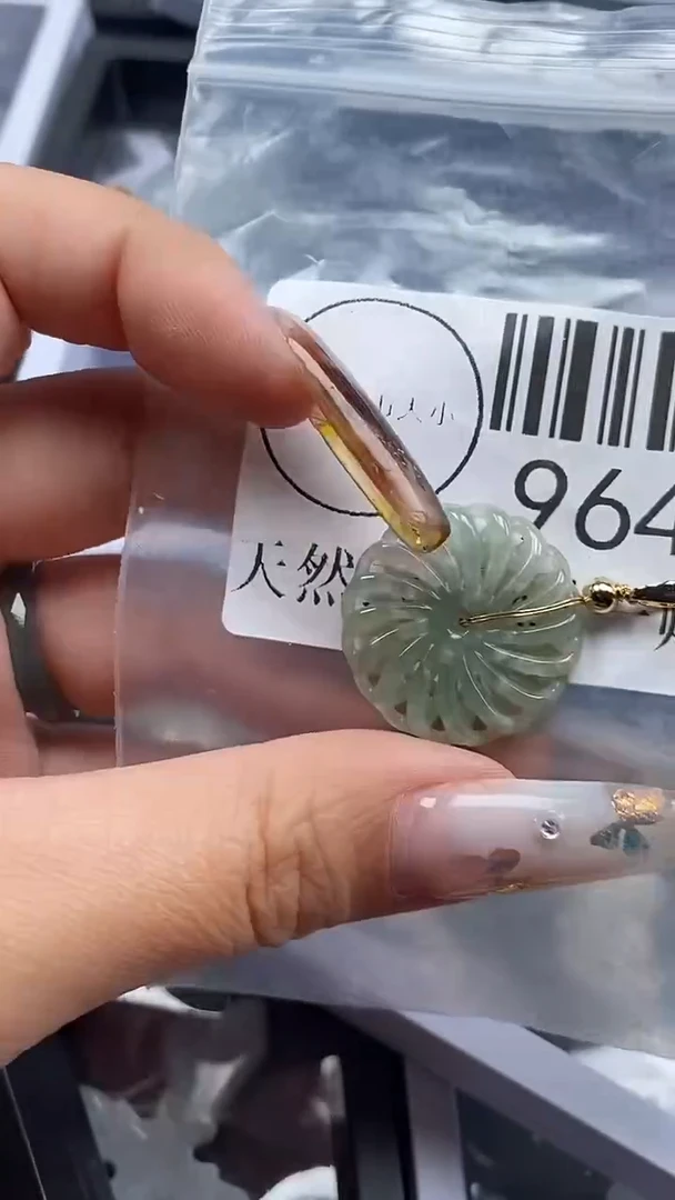 吊坠(不含链)未镶嵌翡翠9649