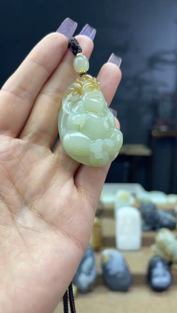 颈饰未镶嵌和田玉1