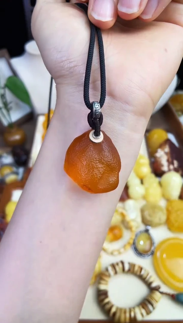 未镶嵌琥珀珠宝奇石柒月