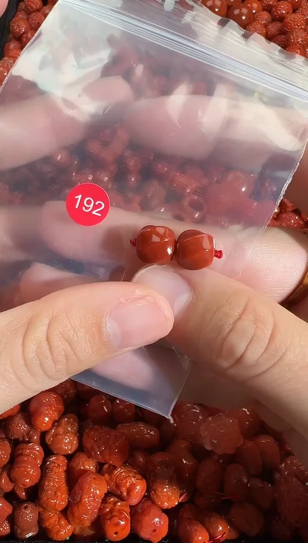 颈饰未镶嵌南红玛瑙1