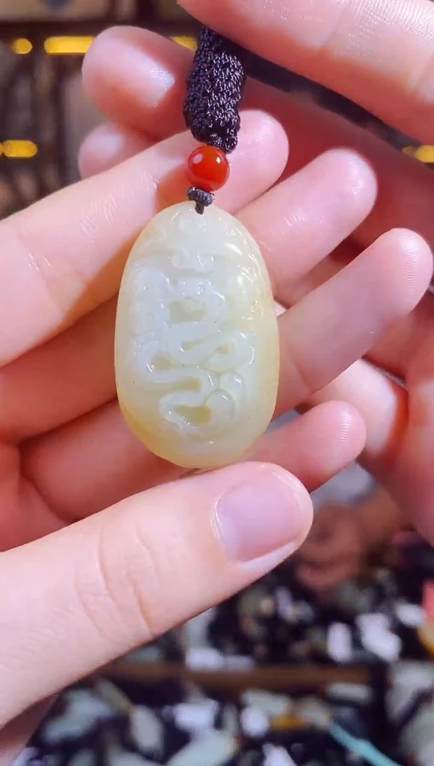 和田玉未镶嵌颈饰1