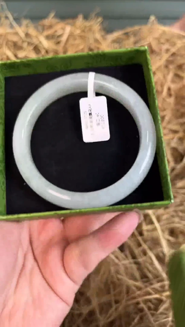 未镶嵌手镯石英质玉编号C-0125