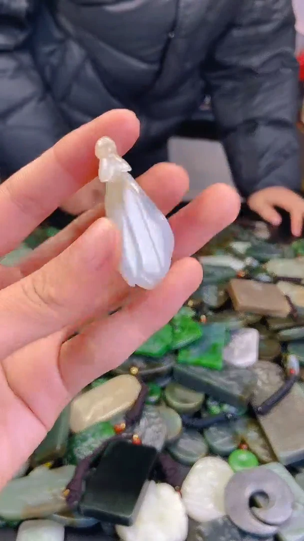 颈饰未镶嵌和田玉1