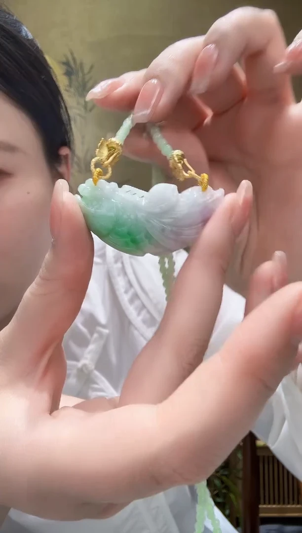 翡翠未镶嵌颈饰吊坠