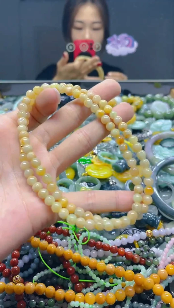 颈饰未镶嵌翡翠5MM/C/翡翠A货，一件也是批发价