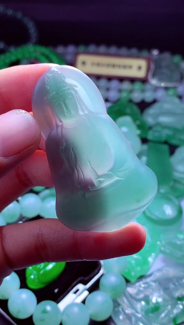未镶嵌定制翡翠托***?翡翠毛货定制