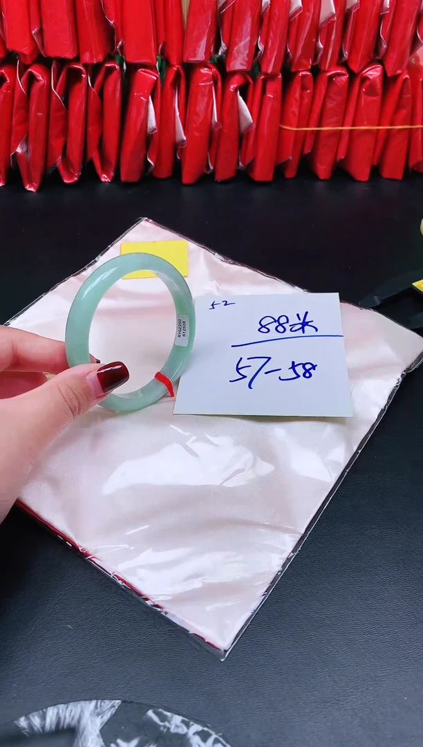 未镶嵌手镯翡翠52