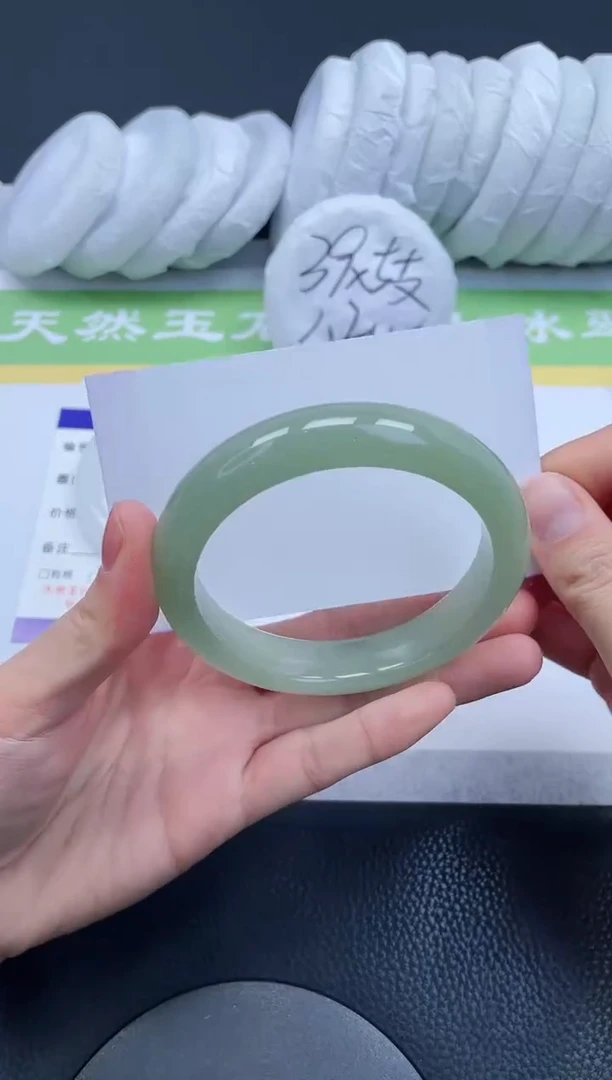 【闪购商品】石英质玉手镯未镶嵌A353-60+