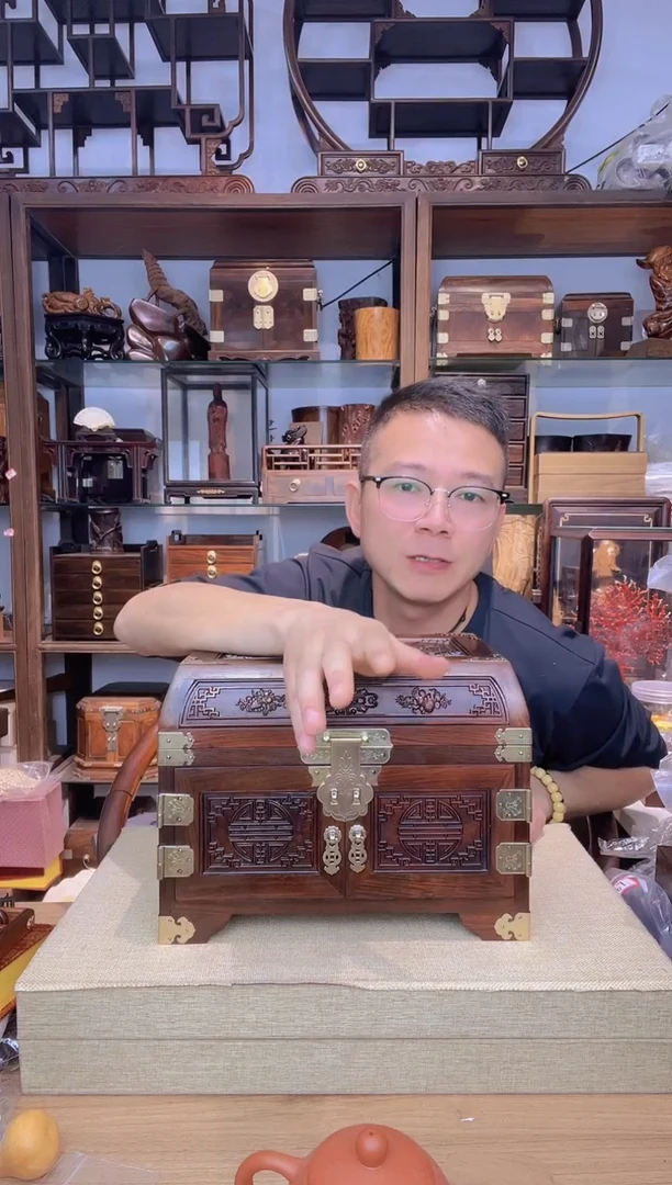 乌木类书架504大红酸枝深浮雕嫦娥奔月首饰盒 库存