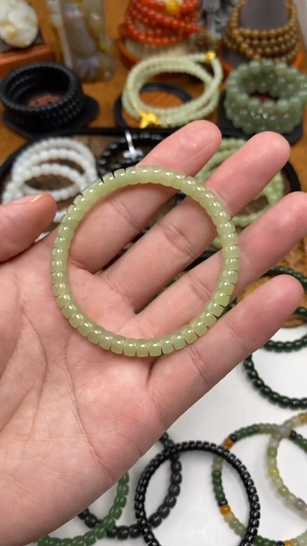 颈饰未镶嵌和田玉手串
