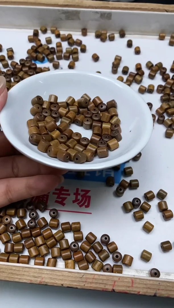 维腊木（绿檀）散珠D360 绿檀6*6mm60个9.9元