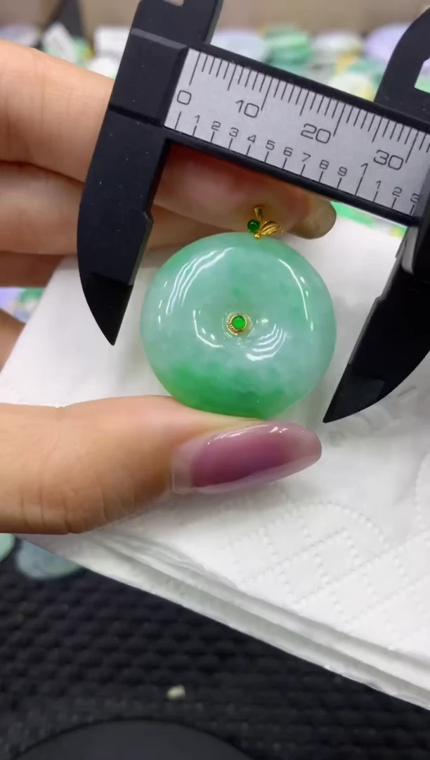 颈饰18K金镶嵌翡翠天然缅甸翡翠A货