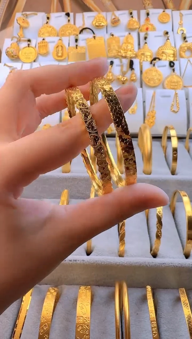 无足银爱心碎碎冰手镯  总重20g外2.2g 58圈口