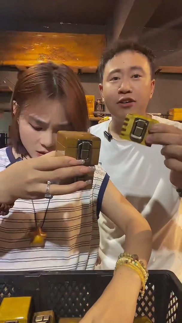 木金丝楠木制品6*6*5戒指盒一个