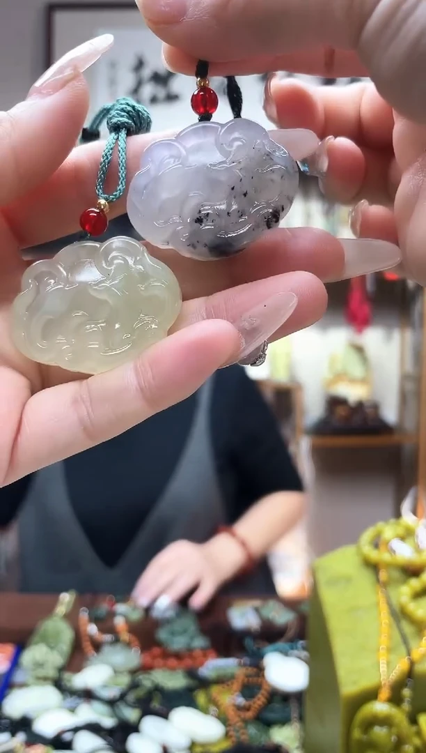 未镶嵌岫玉吊坠·