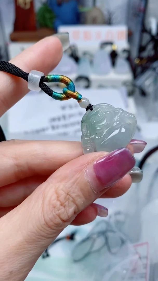 翡翠未镶嵌颈饰吊坠