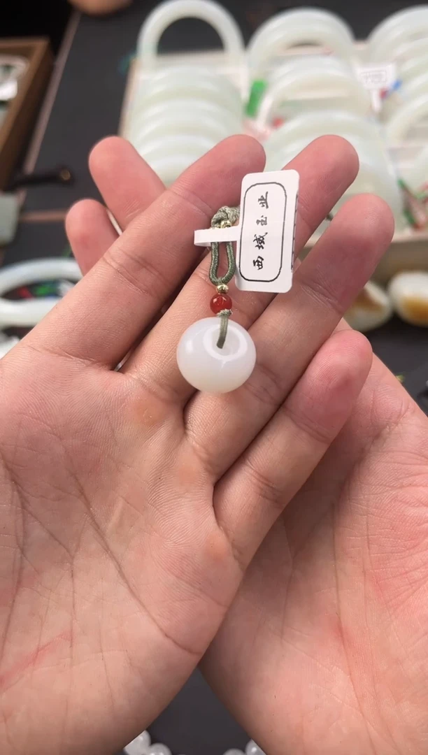 手串未镶嵌和田玉且末天泰白玉小平安扣微色差