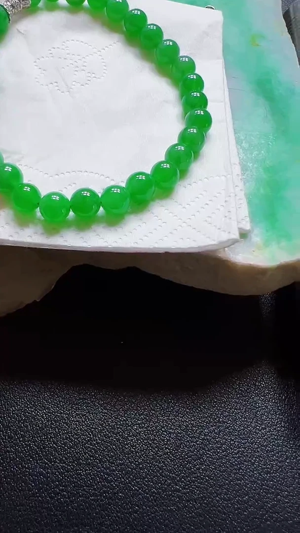 颈饰未镶嵌翡翠手串