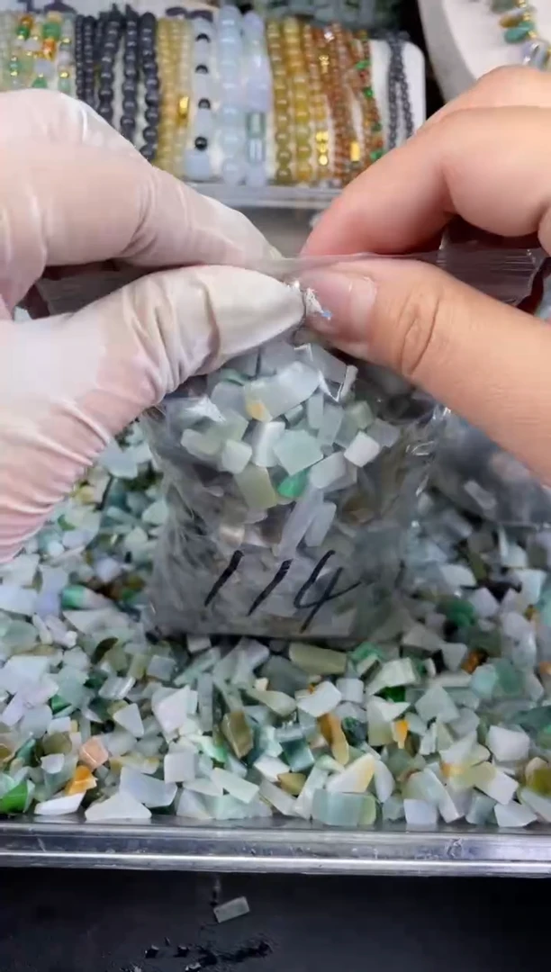 【闪购商品】翡翠颈饰未镶嵌天然翡翠迷你号500克114