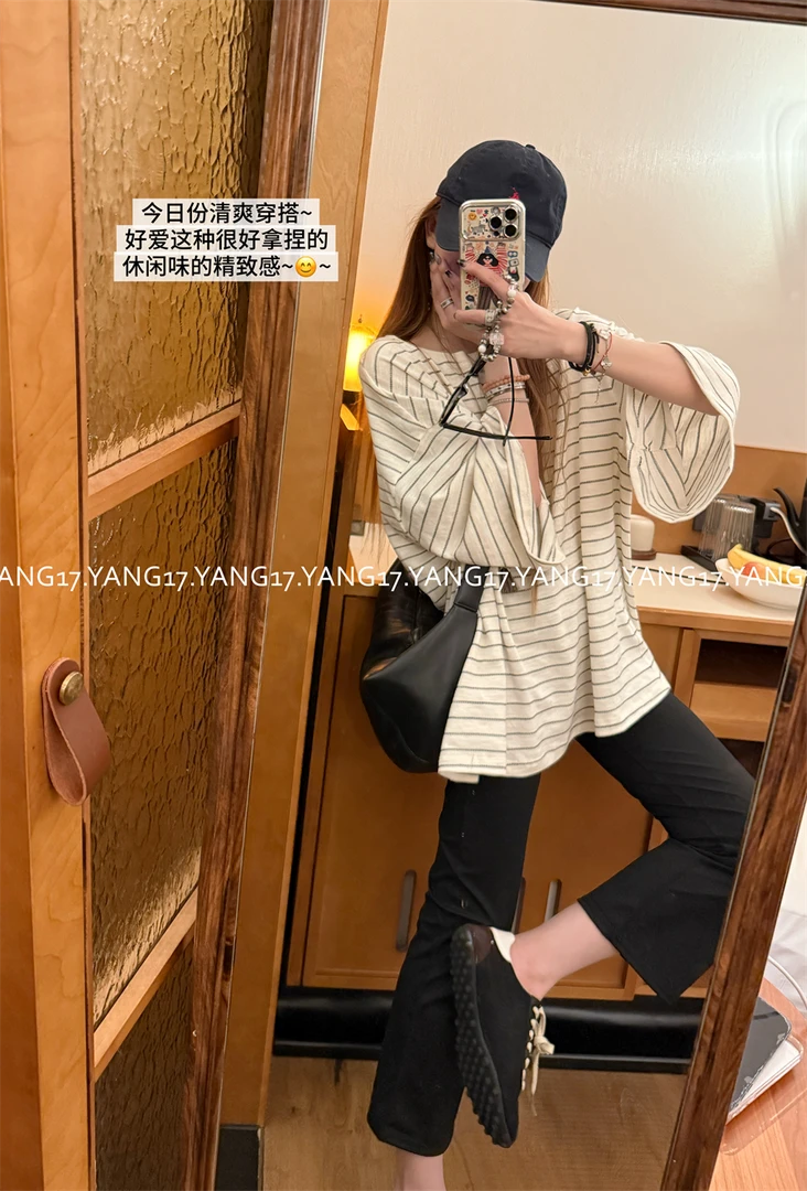 杨十七  别致喇叭袖条纹tee~纸片人显瘦宽松T恤