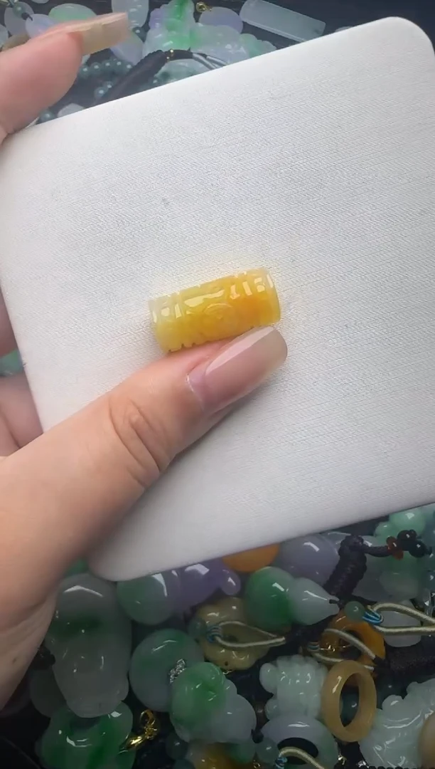 翡翠未镶嵌颈饰天然缅甸翡翠吊坠