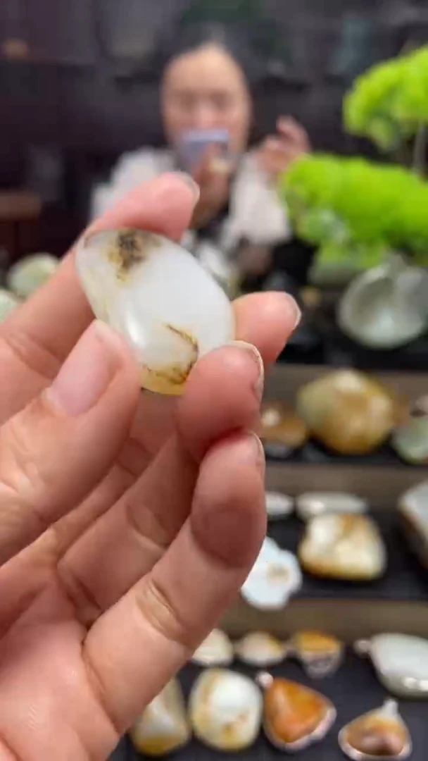 未镶嵌和田玉挂件偶***丘和田玉吊坠挂件精美