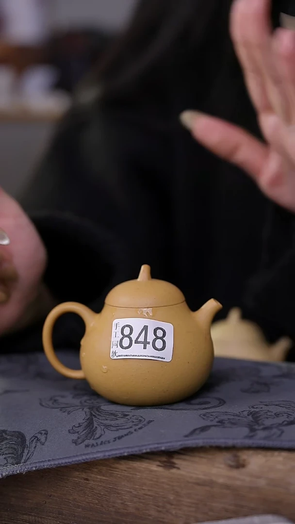 【闪购商品】瓷片福利！设计师款本山绿小茄瓜壶