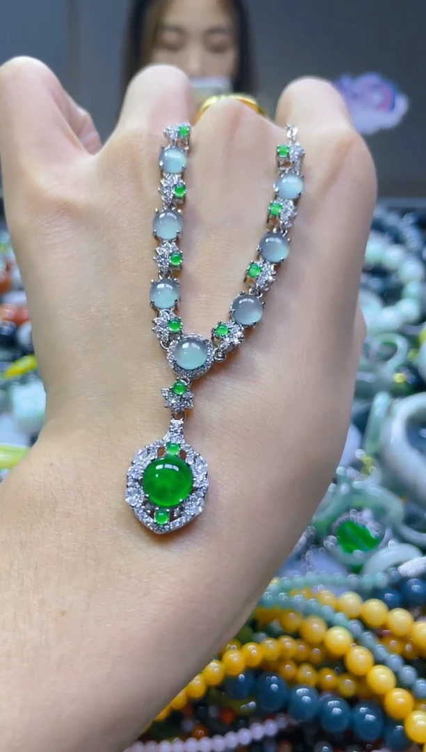 翡翠未镶嵌颈饰/S/翡翠A货，一件也是批发价