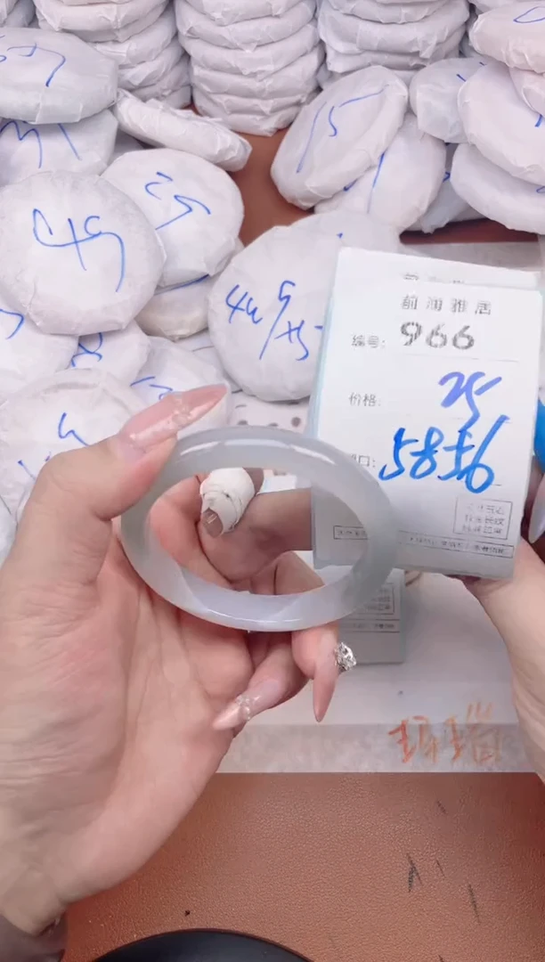 【闪购商品】玛瑙/玉髓手镯未镶嵌966