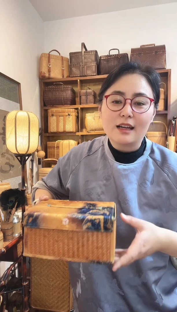 XJDM36-2缎面印花纸巾盒黄山大
